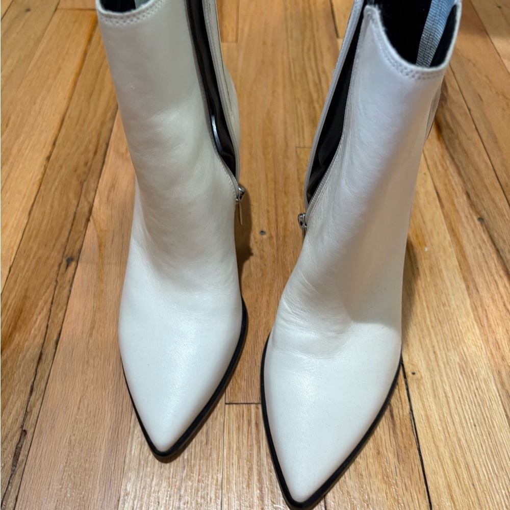 Marc fisher White leather Ankle Boots 6.5 NWT